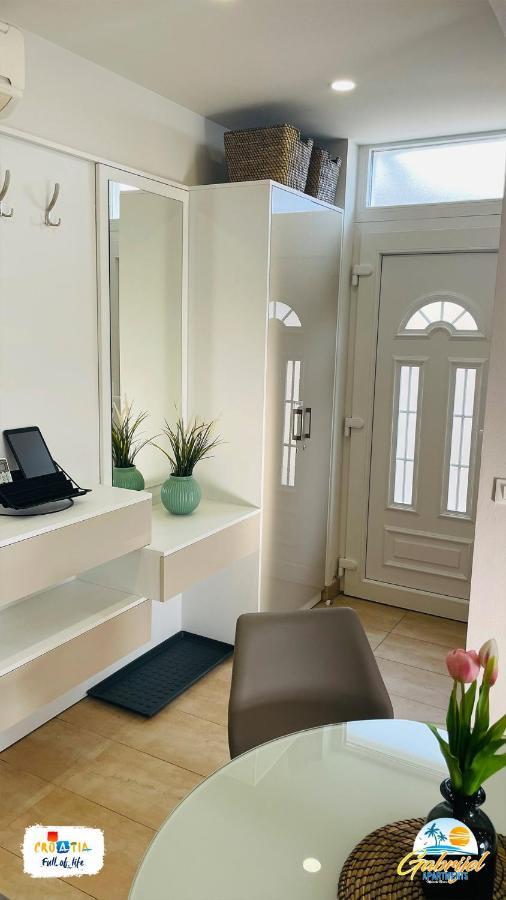 Gabrijel Apartments Makarska 1 Екстер'єр фото